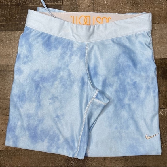 Nike Cropped Legging size Medium - Picture 2 of 11